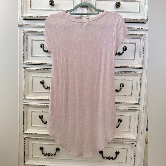 NEW* EXPRESS High/Low Light Pink Top | Size Medium - Picture 3 of 6